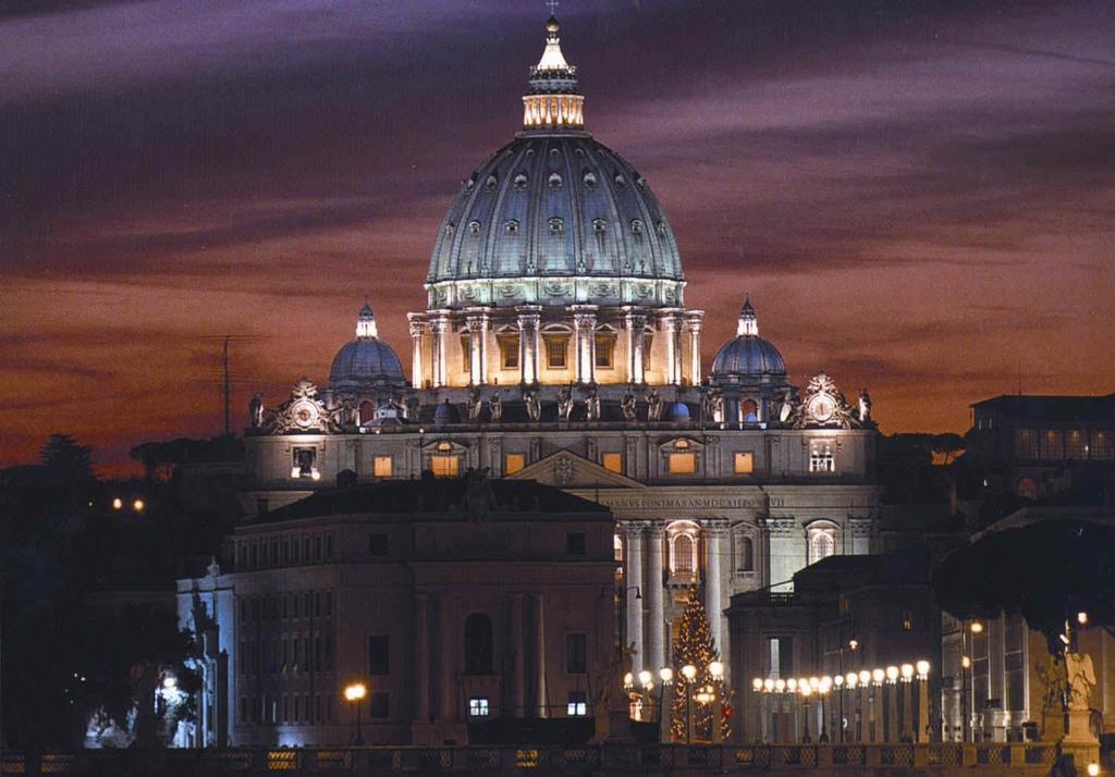 Apartment Very Close To S Peter Square, Few Minutes Walk To Metro A Apartment
