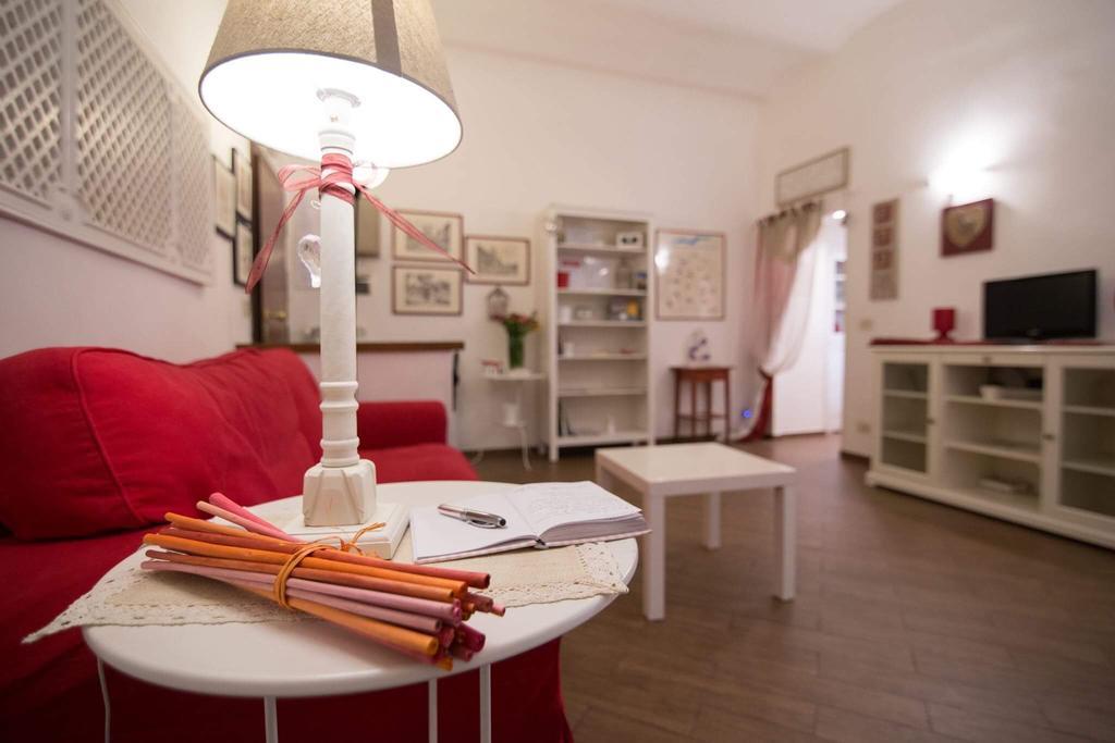 Apartment Very Close To S Peter Square, Few Minutes Walk To Metro A