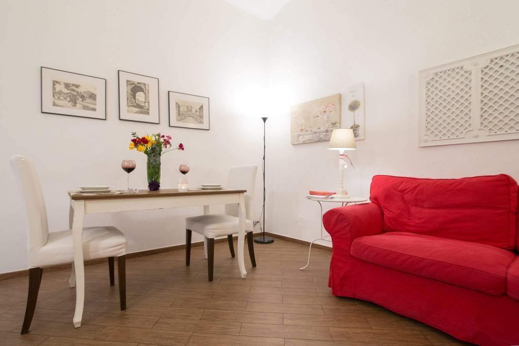 Apartment Very Close To S Peter Square, Few Minutes Walk To Metro A * Rome