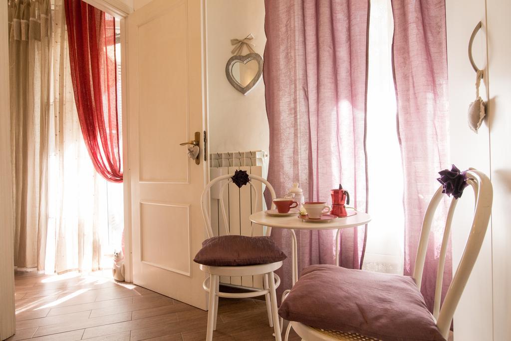 Apartment Very Close To S Peter Square, Few Minutes Walk To Metro A Apartment *