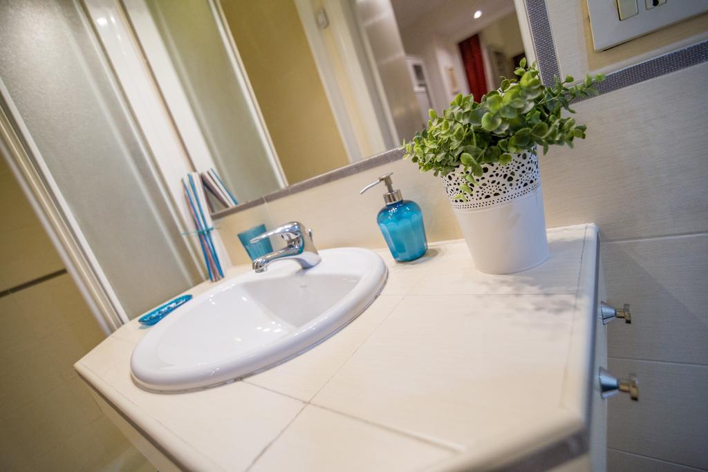 Apartment Very Close To S Peter Square, Few Minutes Walk To Metro A * Rome