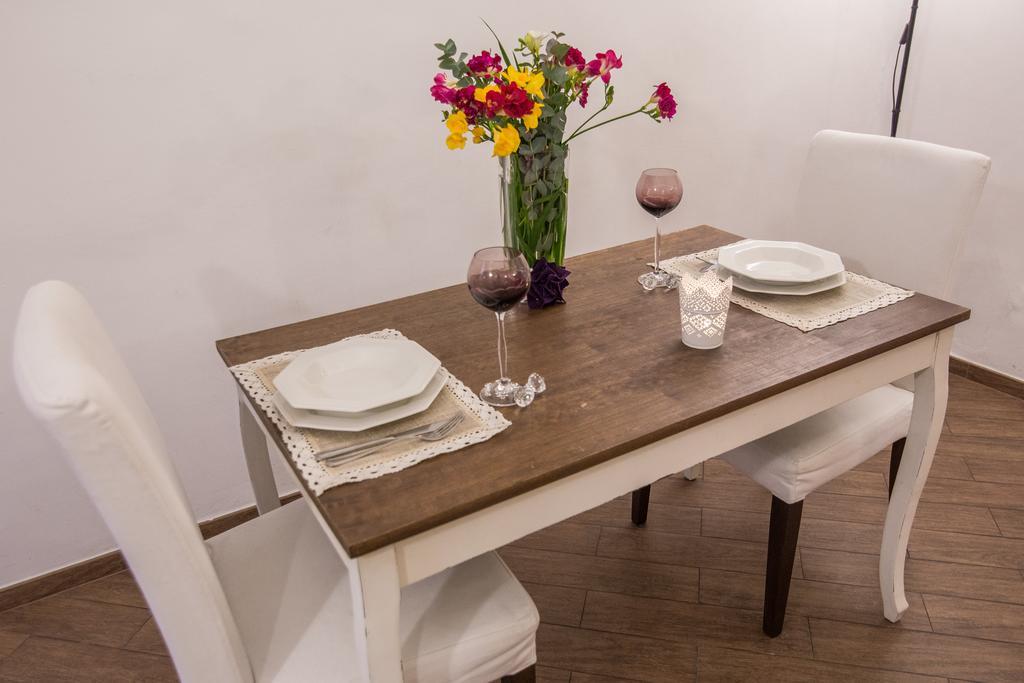 Apartment Very Close To S Peter Square, Few Minutes Walk To Metro A Apartment *